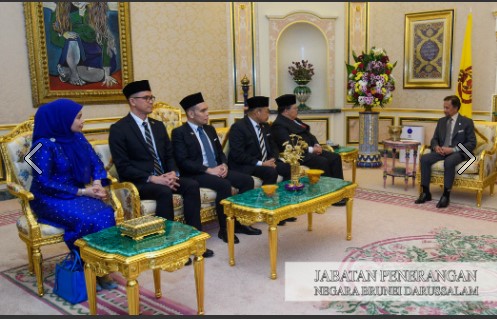 23.01.25 Kebawah DYMM berkenan menerima mengadap